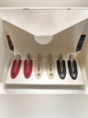 CHANEL Beauté 3 Logo Hair Clips Gift Set w/ Dust Bag & Presentation Sleeve NIB Chanel Beaute Hair Pin Hair Clip Hair Accessory Limited  main image 4